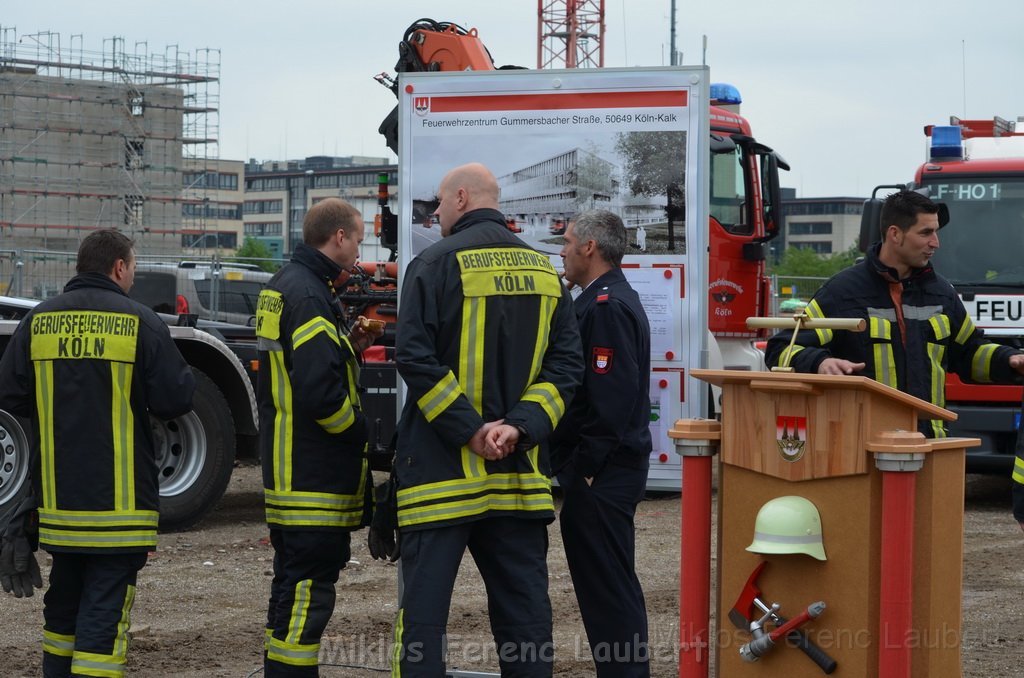 Erster Spatenstich Neues Feuerwehrzentrum Koeln Kalk Gummersbacherstr P148.JPG - Miklos Laubert